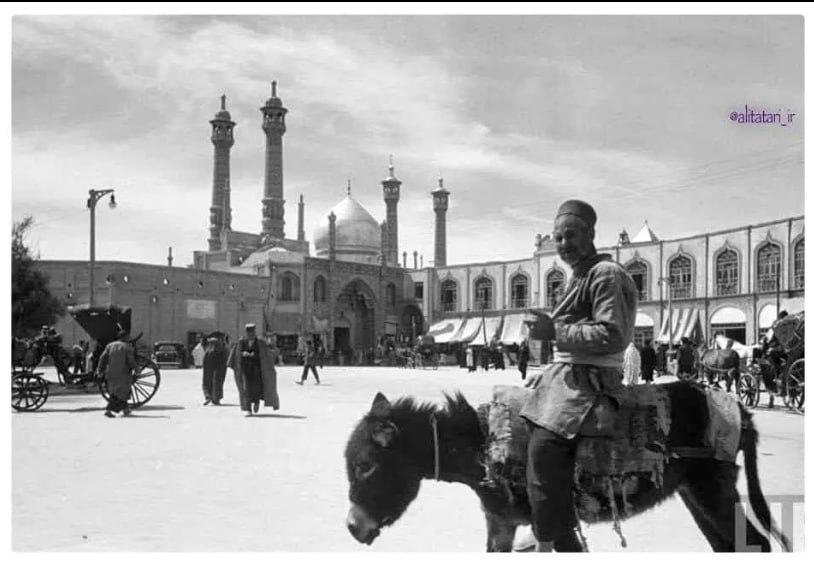 درب ورودی حرم حضرت معصومه(س) سال۱۹۵۱میلادی