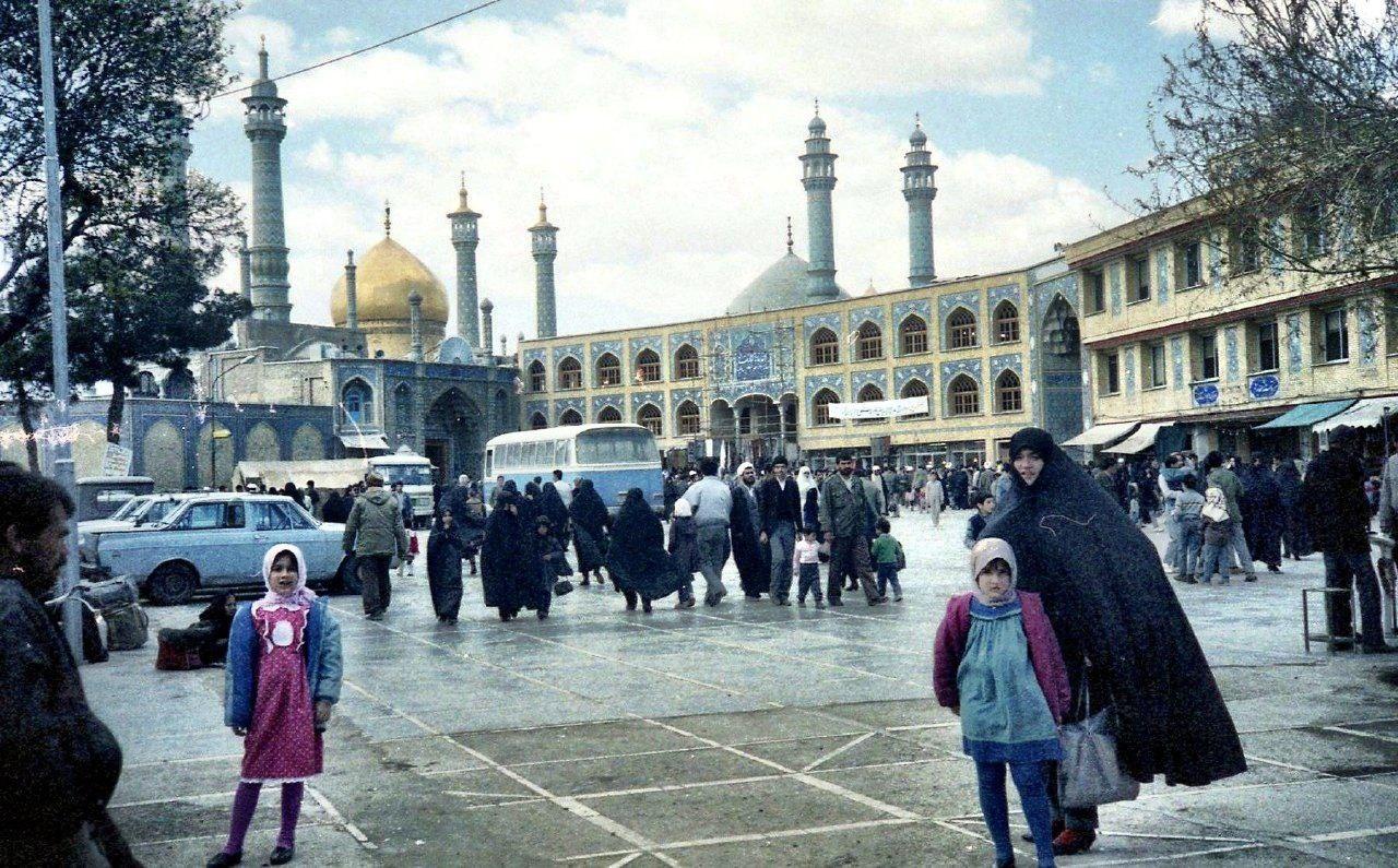 میدان آستانه، حرم حضرت معصومه(س) فروردین ۱۳۶۸