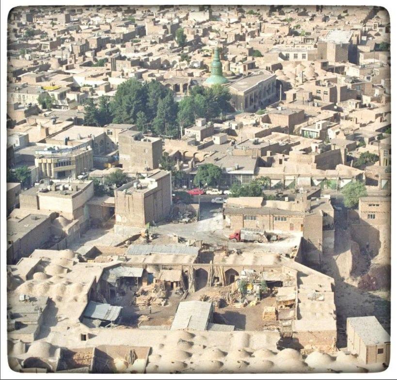 سرای ملاحسین، خیابان آذر و شاهزاده حمزه
