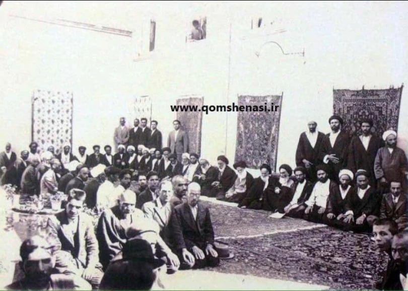 مجلسی با حضور علمای اَعلام