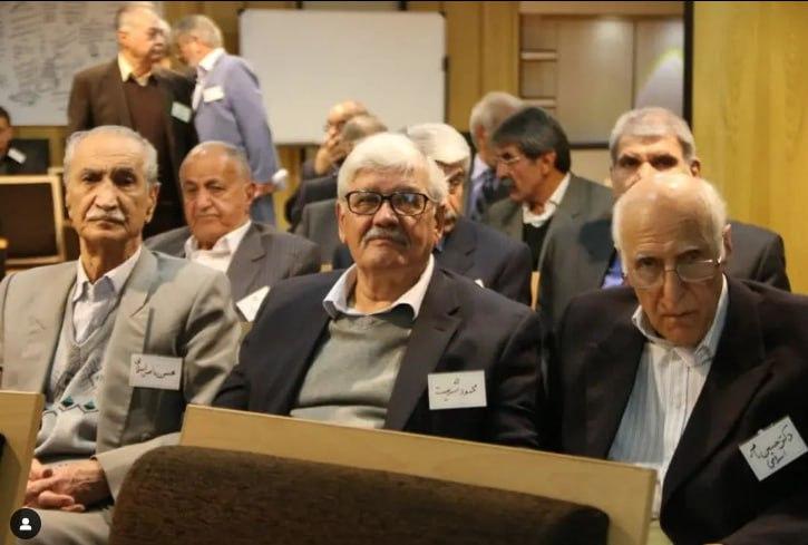 دانش‌آموختگان دبیرستان حکیم نظامی قم